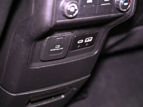 Used 2023 GMC Acadia SLT image 48