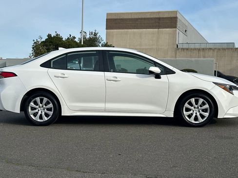 Used 2024 Toyota Corolla LE image 6