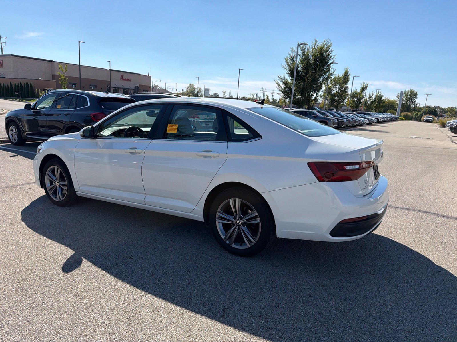 Used 2023 Volkswagen Jetta SE w/ Panoramic Sunroof Package FWD image 10