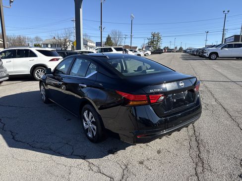 Used 2024 Nissan Altima 2.5 S image 6