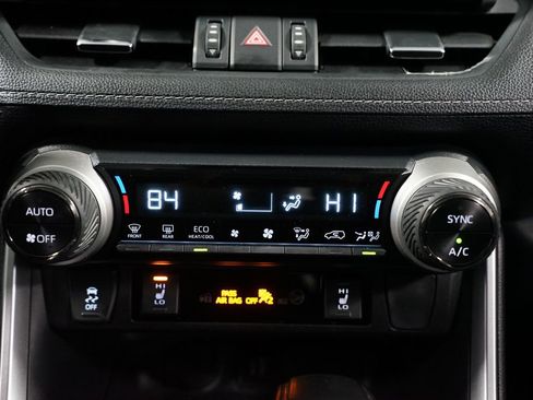 Certified 2024 Toyota RAV4 XLE Premium image 20