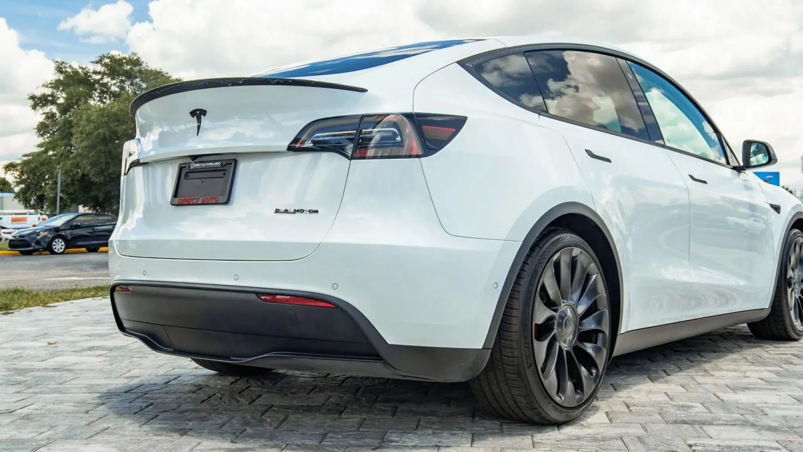 Used 2022 Tesla Model Y Performance AWD/4WD image 15