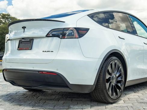 Used 2022 Tesla Model Y Performance AWD/4WD image 15