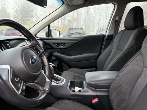 Used 2021 Subaru Outback Premium image 8