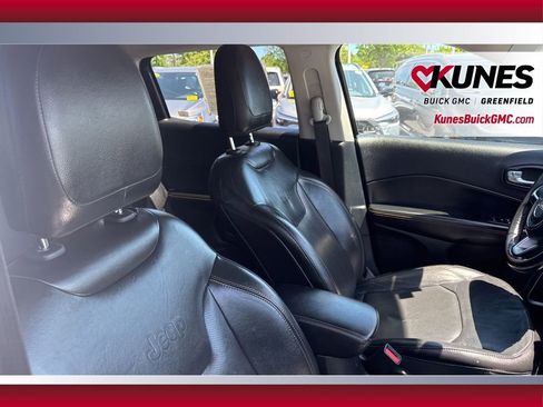 Used 2018 Jeep Compass Limited w/ Navigation Group AWD/4WD image 41