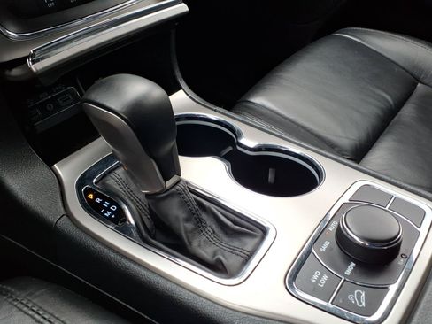 Certified 2018 Jeep Grand Cherokee Limited AWD/4WD image 25