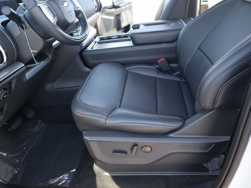 New 2025 Ford Expedition Platinum w/ Driver's Package image 12