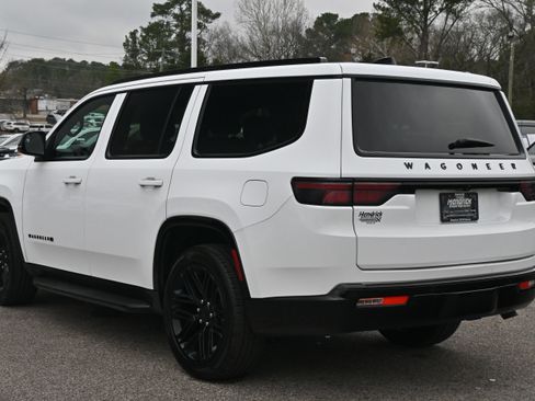 Used 2024 Jeep Wagoneer Series II image 13