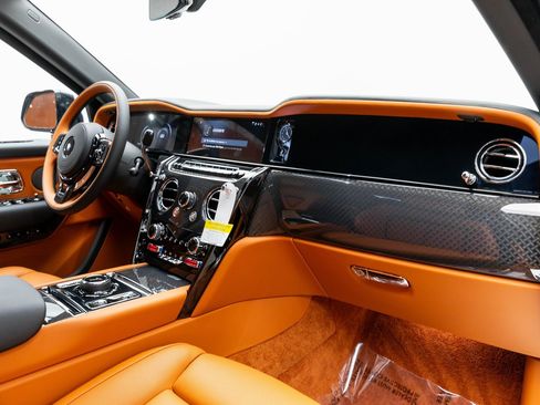 New 2026 Rolls-Royce Cullinan Black Badge image 42