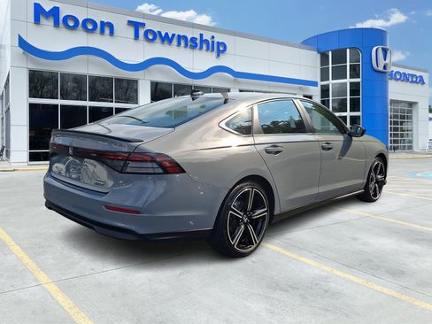 Used 2025 Honda Accord Sport image 6