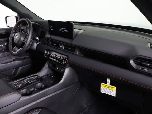 New 2026 Honda Pilot TrailSport image 18