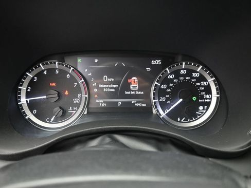 Used 2023 Toyota Highlander XLE AWD/4WD image 18