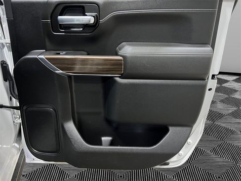 Used 2021 Chevrolet Silverado 1500 LT Trail Boss image 16