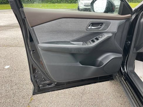 Used 2023 Nissan Rogue SV AWD/4WD image 14