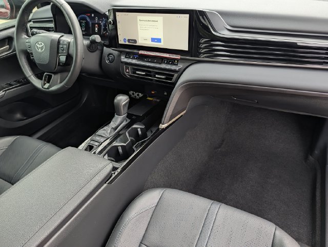 Used 2026 Toyota Camry XSE w/ Premium Package FWD image 32