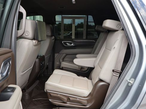 Used 2021 Chevrolet Tahoe Z71 w/ Z71 Off-Road Package AWD/4WD image 10