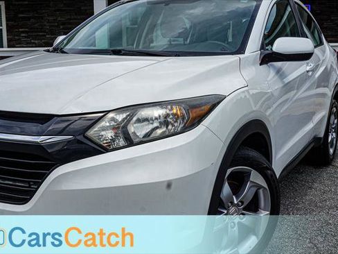 Used 2018 Honda HR-V LX image 6