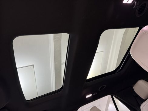 Used 2018 Ford Explorer Limited image 17