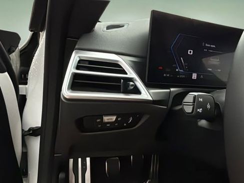 Used 2025 BMW M2 w/ Lighting Package image 20