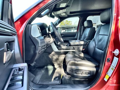 Used 2025 Toyota Tundra Platinum AWD/4WD image 2