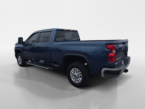 Used 2025 Chevrolet Silverado 2500 LT AWD/4WD image 3
