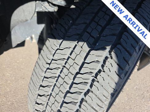 Used 2021 Chevrolet Colorado LT w/ Safety Package image 3