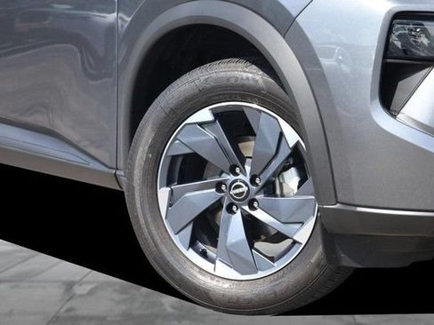 Certified 2025 Nissan Rogue SV w/ SV Premium Package FWD image 3