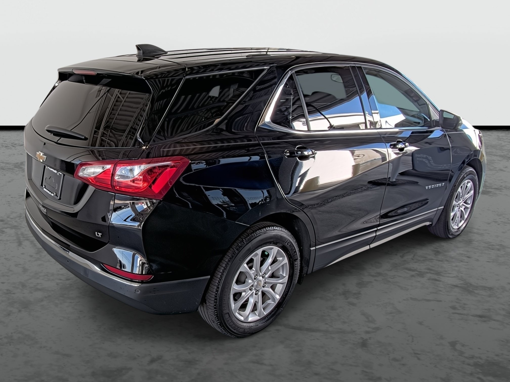 Used 2019 Chevrolet Equinox LT FWD image 4