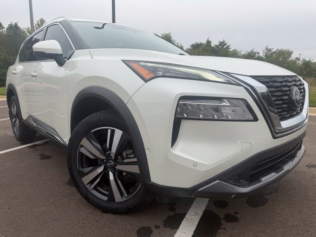 Used 2022 Nissan Rogue SL w/ SL Premium Package FWD image 2
