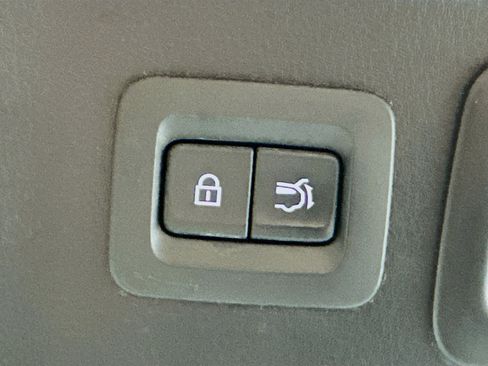 Used 2024 MAZDA CX-90 Plug-In Hybrid w/ Preferred image 31