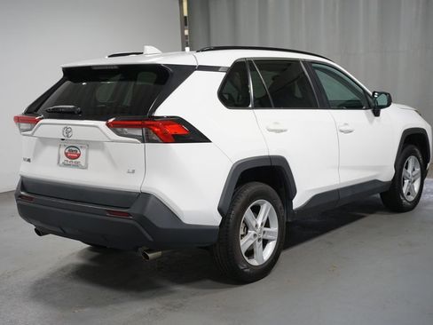 Used 2021 Toyota RAV4 LE image 8