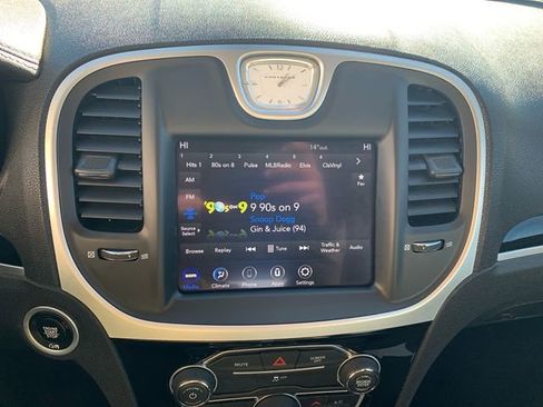 Used 2023 Chrysler 300 Touring w/ Sport Appearance Package image 32