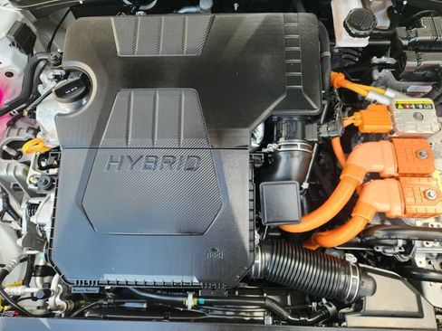 Used 2025 Hyundai Elantra Hybrid FWD image 27