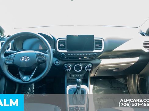 Used 2024 Hyundai Venue Limited image 27