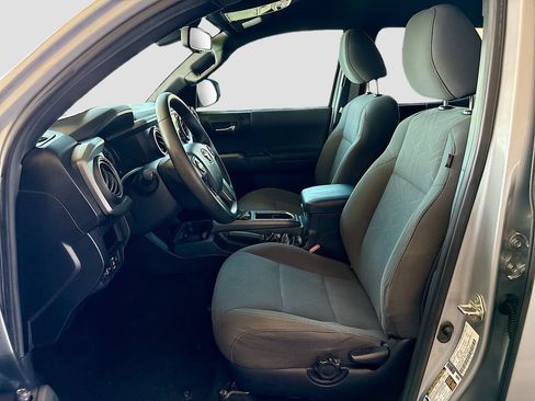 Used 2019 Toyota Tacoma TRD Sport w/ Technology Package RWD image 18