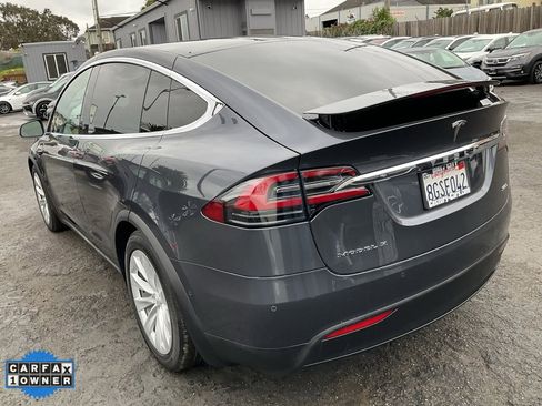 Used 2018 Tesla Model X 100D image 93