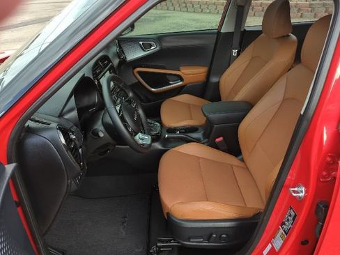 Used 2025 Kia Soul EX FWD image 15