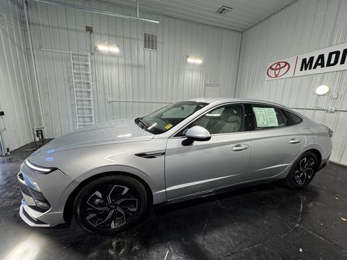 Used 2024 Hyundai Sonata SEL image 2