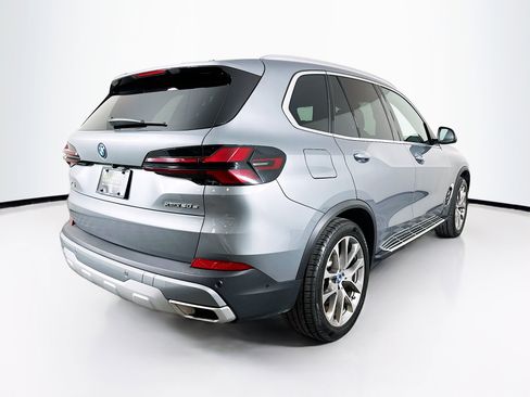 Used 2025 BMW X5 xDrive50e image 9