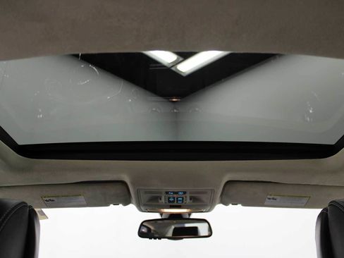 Used 2015 Jaguar XJ L Portfolio image 17