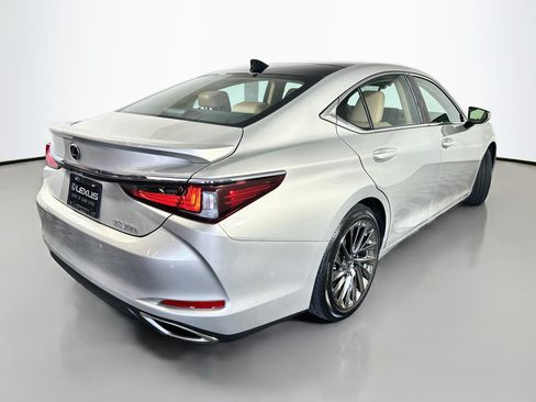 Certified 2025 Lexus ES 350 w/ Luxury Package FWD image 7