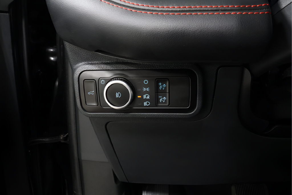 Used 2025 Ford Explorer ST AWD/4WD image 18