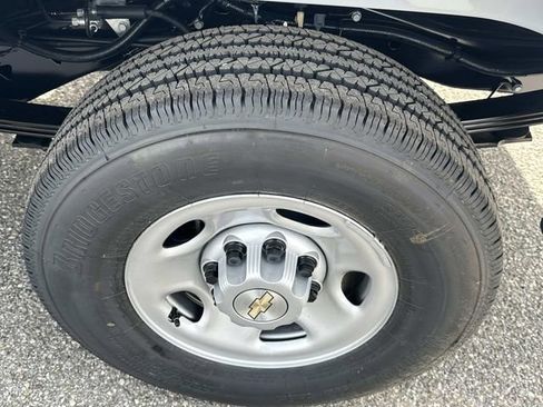 New 2026 Chevrolet Express 2500 image 17