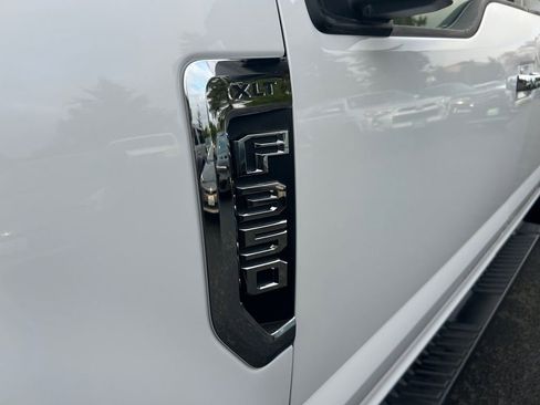 Used 2018 Ford F350 XLT w/ XLT Premium Package image 31