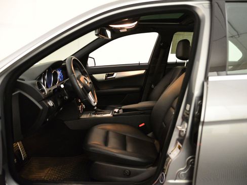Used 2013 Mercedes-Benz C 300 Sport image 24