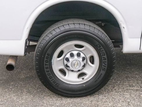 Used 2008 Chevrolet Express 2500 RWD image 6