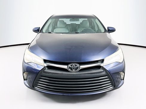 Used 2015 Toyota Camry LE FWD image 2