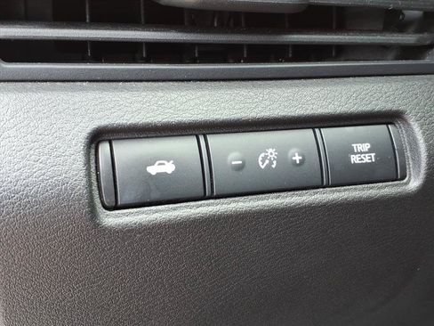 Used 2025 Nissan Altima 2.5 SV FWD image 23
