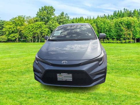Used 2024 Toyota Corolla XSE FWD image 3
