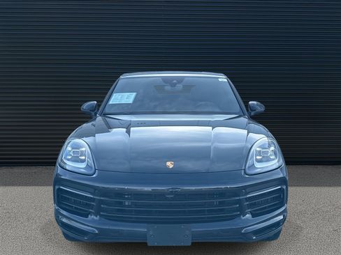 Used 2023 Porsche Cayenne Coupe image 2